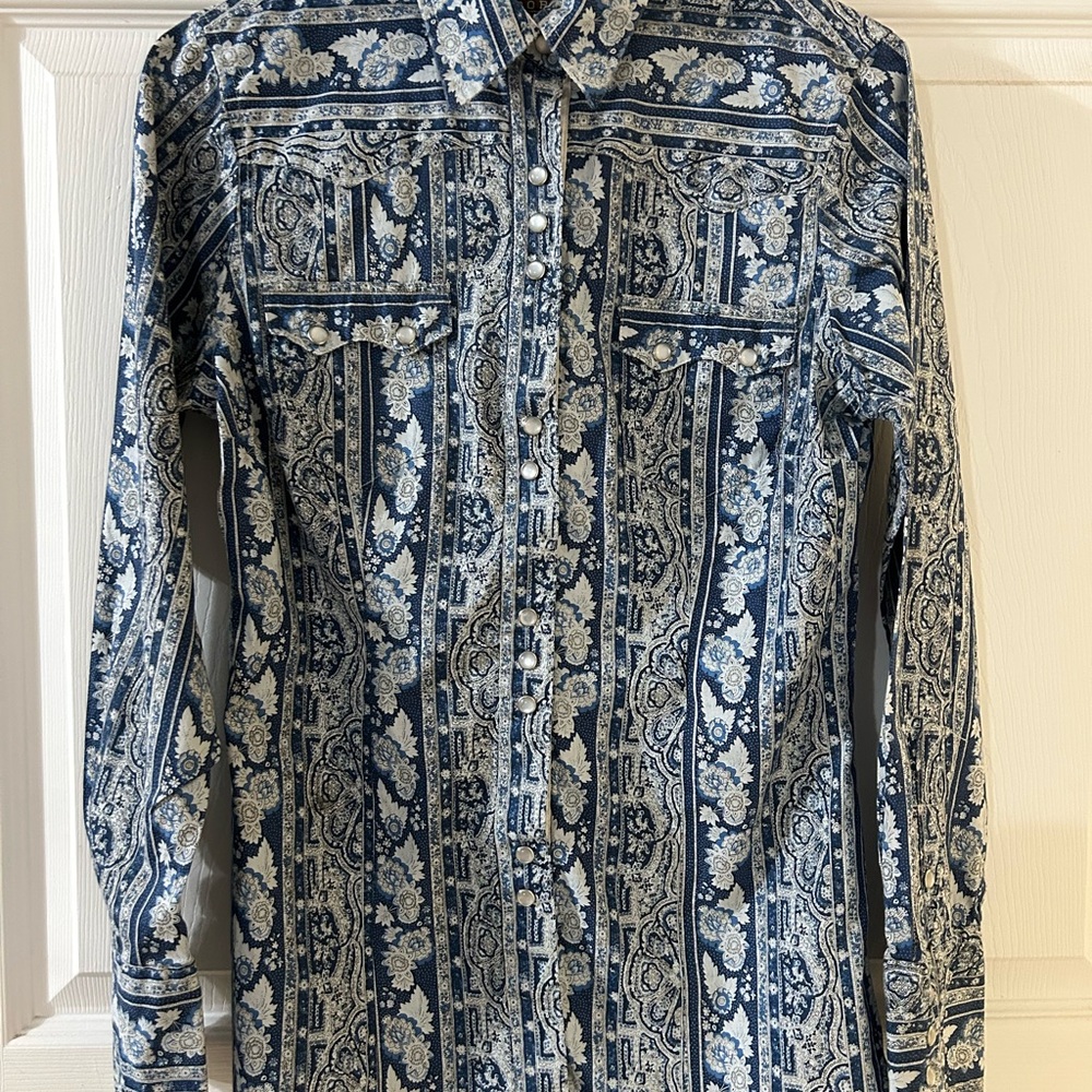 Women’s Blue and White Pearl Snap Shirt
